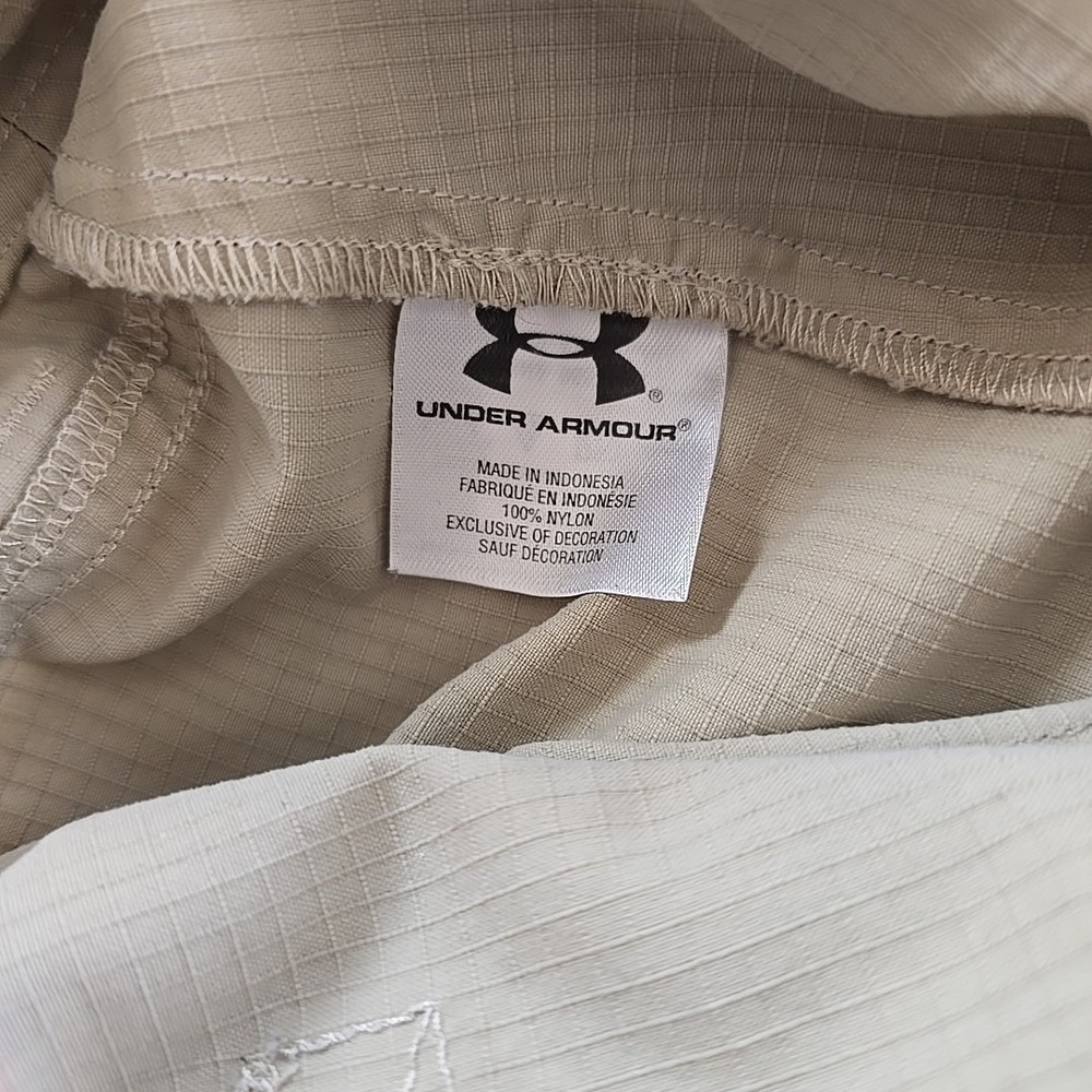 Under Armour Nylon Cargo Pants Men's Size 38 x 32 Khaki Outdoor Hiking Fishing - Picture 13 of 15